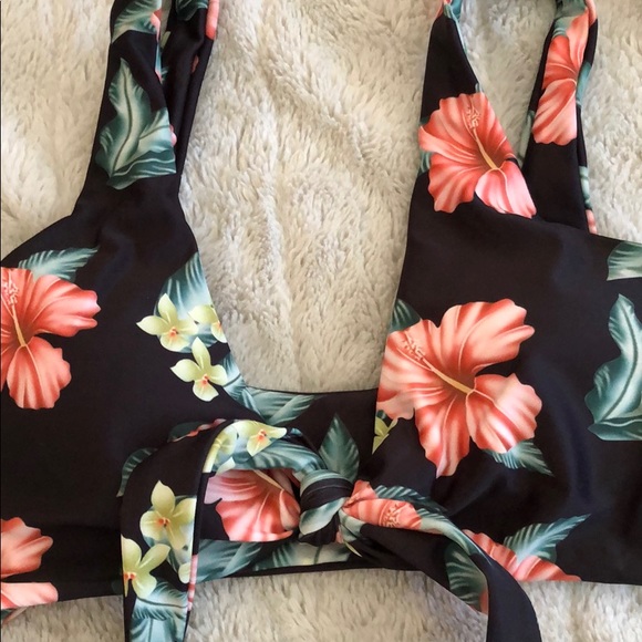 Floral Bikini set - Picture 2 of 4